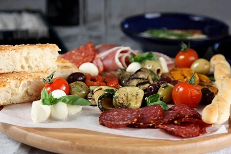 Chế độ ăn Địa Trung Hải giúp phụ nữ sống lâu hơn, khỏe hơn