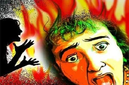 Bất mãn với nhà chồng, một phụ nữ tự thiêu cùng hai con