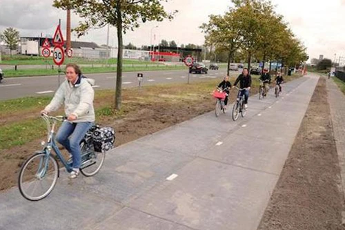 Con đường năng lượng Mặt trời đầu tiên trên thế giới