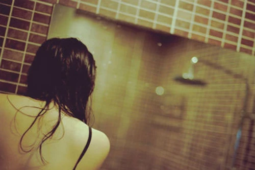 Ba tháng liền quay trộm hàng xóm sinh hoạt