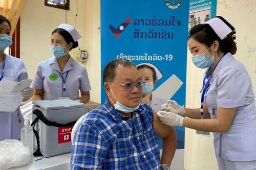 Lào: Người dân Thủ đô Vientiane tiêm đủ 2 mũi vaccine được tự do đi đến các tỉnh khác 