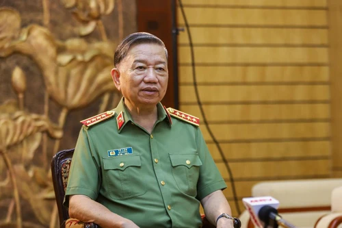 Nêu cao tinh thần tận tụy, sẵn sàng xả thân vì nhiệm vụ, góp phần vào cuộc chiến chống đại dịch 