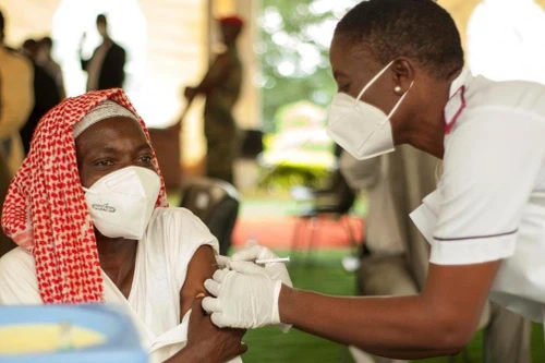 Thế giới chung tay thu hẹp khoảng cách tiếp cận vaccine Covid-19