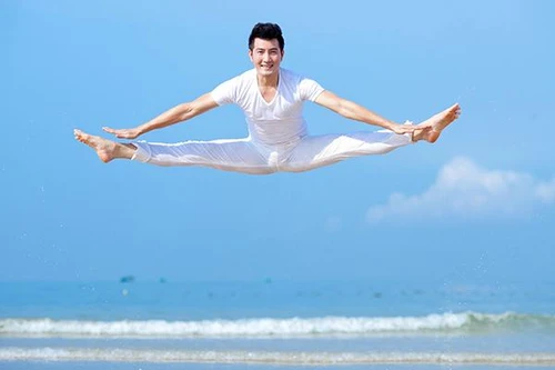 Ca sĩ Phi Hùng tiết lộ cơ duyên 12 năm gắn bó với nghề múa 