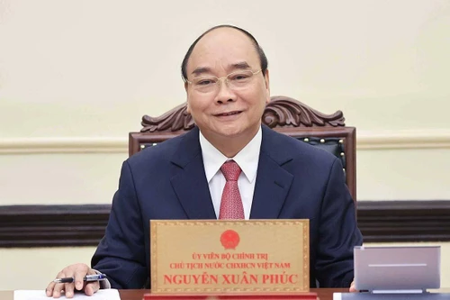 Chủ tịch nước Nguyễn Xuân Phúc điện đàm với Tổng thống Romania Klaus Werner Iohannis 