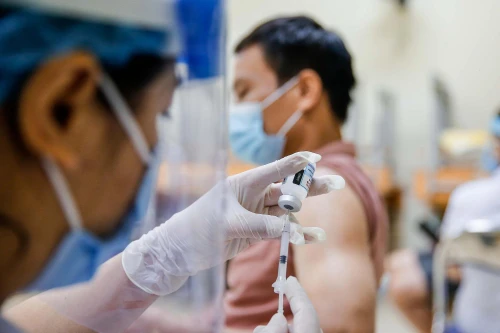 Mọi người dân Việt Nam trong độ tuổi tiêm chủng an tâm đều được tiêm vaccine Covid-19