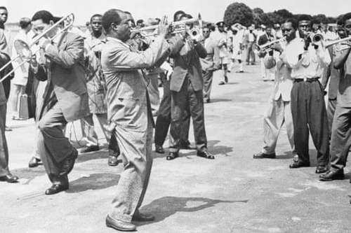 Kế hoạch “con ngựa thành Troy” và chuyến lưu diễn của nghệ sĩ kèn jazz vĩ đại nhất nước Mỹ 