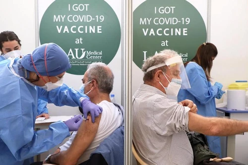 Cuộc chiến với tin giả và vaccine Covid-19 trôi nổi trên không gian mạng 