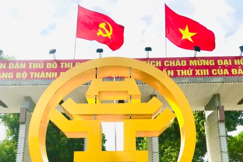 Hà Nội trang trí tuyên truyền, cổ động trực quan phục vụ Đại hội XIII của Đảng 