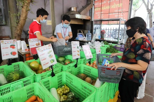 Hà Nội: “Siêu thị” lưu động cung ứng hàng hóa thiết yếu phục vụ nhân dân 