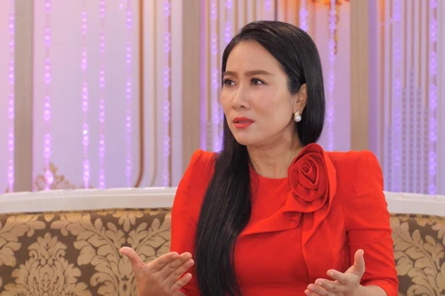 NSƯT Vân Khánh từng bị “ma cũ bắt nạt ma mới” khi vào Nam lập nghiệp 