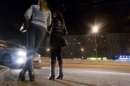 Khốn khó những phận đời “buôn hương bán phấn” thời Covid-19