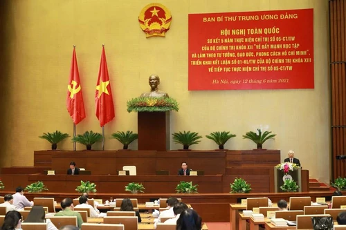 Đưa việc học tập và làm theo tư tưởng, đạo đức, phong cách Hồ Chí Minh thành lẽ sống tự nhiên