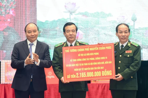 Bảo vệ biên giới từ sớm, từ xa, không bị động, bất ngờ trong mọi tình huống 