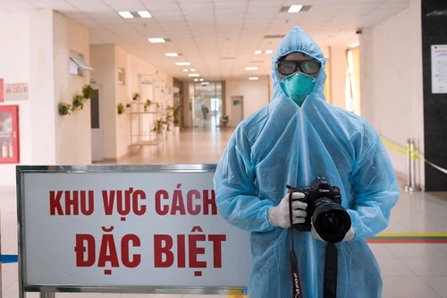 "Chiến sĩ thông tin" nơi tuyến đầu chống dịch Covid-19