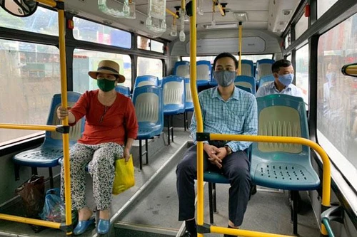 Hà Nội dừng giãn cách trên phương tiện vận tải công cộng từ ngày 8-3