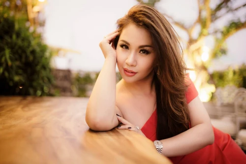 Ca sĩ Minh Tuyết: Ai cũng mong được biểu diễn trên quê hương mình 