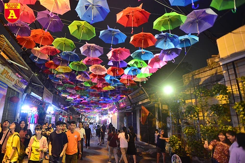 Con đường ô Vạn Phúc, điểm đến không thể bỏ qua của giới trẻ Hà Nội