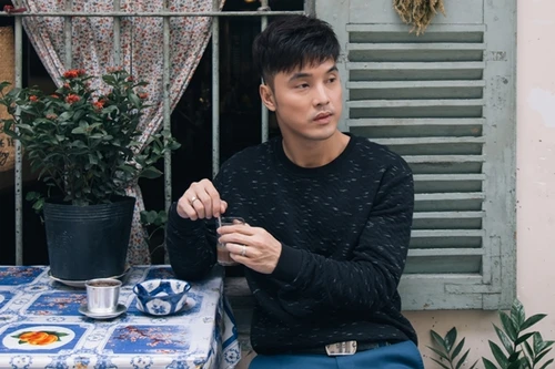 Ưng Hoàng Phúc chào năm mới bằng bản ballad đầy tự sự