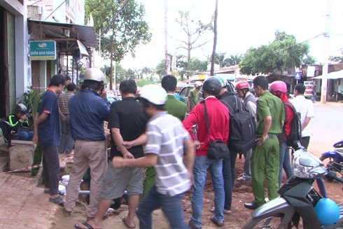  Phát hiện thêm 2 hầm chứa số lượng lớn đạn, mìn sau chiến tranh