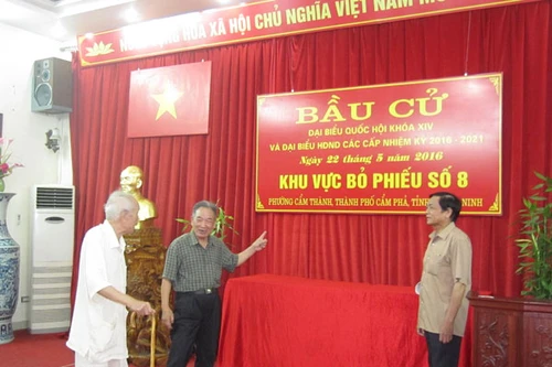 Chuyện bỏ phiếu trong nhà cựu quán quân