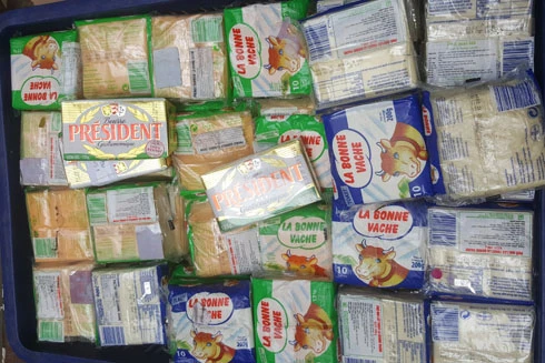 Hơn 300kg phomai, bơ hết hạn sử dụng từ 2 - 3 năm vẫn chờ... tiêu hủy