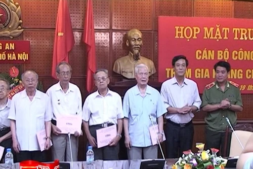 Họp mặt truyền thống Ban liên lạc cán bộ Công an Hà Nội 