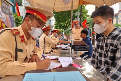 Công an thành phố Hà Nội triển khai thêm 5 tổ công tác đặc biệt xử lý vi phạm giao thông