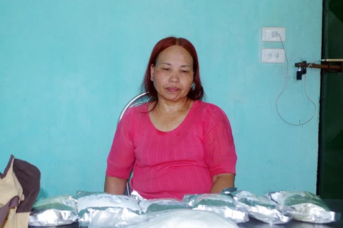 U50 vượt biên "ôm" theo 2,5kg ma túy tổng hợp