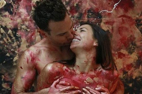 Vẽ tranh qua những cử chỉ ân ái của cặp tình nhân