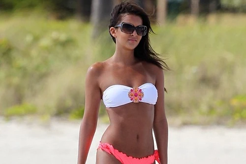 Hoa hậu Phần Lan khoe dáng ngọc trên biển