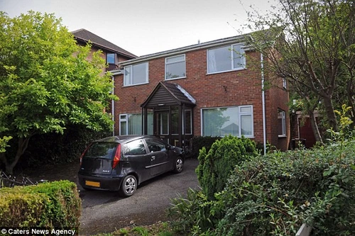 Triệu phú Anh tự tử vì sợ vợ cướp hết tài sản