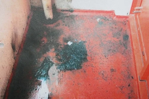 Nửa đêm nướng thịt, suýt thiêu trụi luôn cả tòa nhà