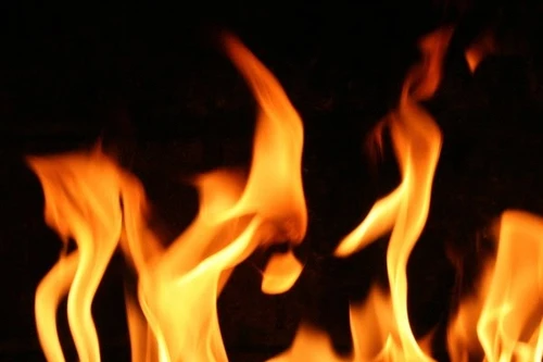 Man rợ thiêu sống trẻ sơ sinh để "cứu thế giới"