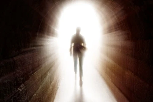 Tỉnh dậy sau chết lâm sàng, người đàn ông được gặp Chúa