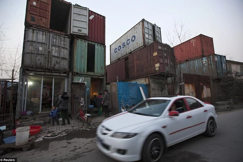 Trung Quốc: Sống trong container vì không có nhà