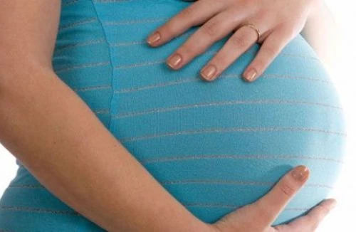 Người phụ nữ sống dậy sau khi sinh con