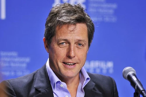 Hugh Grant lên chức bố lần hai