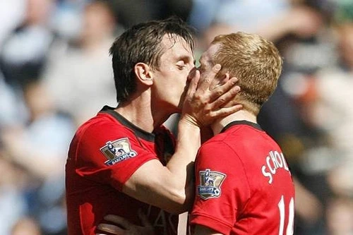 Valentine: Những khoảng khắc âu yếm trên sân cỏ