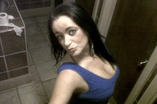 Bị phạt vì quan hệ tình dục quá ồn ào gây mất ngủ cho hàng xóm