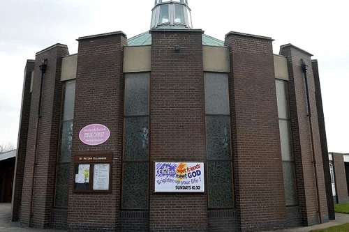 Giáo sĩ nhà thờ xâm phạm tình dục trẻ mồ côi