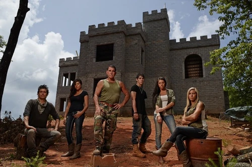 Bí hiểm tòa lâu đài chống ngày tận thế