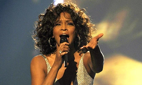 Whitney Houston là người đồng tính? 