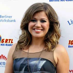 Nữ ca sĩ Clarkson: ”Ly hôn chả có gì thú vị cả”