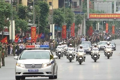 Nâng cao kỹ năng dẫn đoàn cho lực lượng CSGT Hà Nội