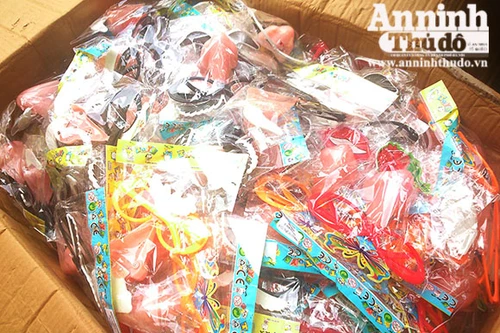 Đồ chơi lậu tràn về Hà Nội “đón” Trung thu