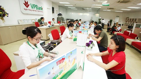Ngân hàng VPBank lãi khủng nhờ nhặt bạc lẻ