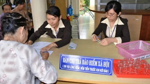 Thu nhập bấp bênh, người lao động vẫn lười mua BHXH tự nguyện