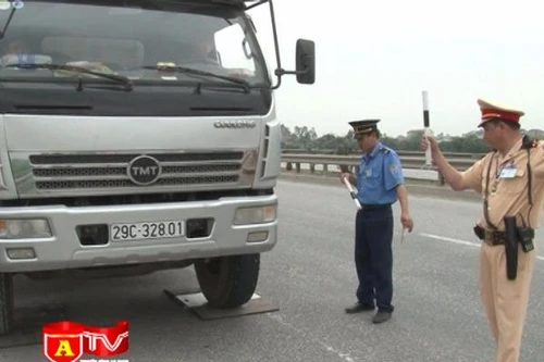 Tăng cường kiểm soát tải trọng xe ô tô dịp cuối năm