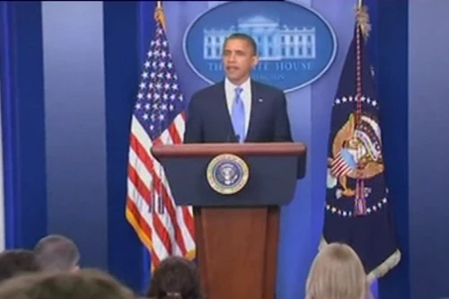 Hai ứng cử viên tổng thống Mỹ phải điều chỉnh lịch trình do siêu bão